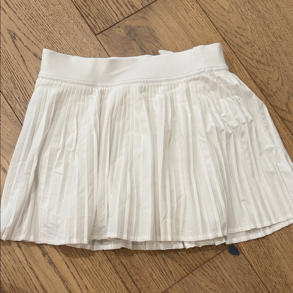 Lululemon White Pleated tennis skirt with shorts